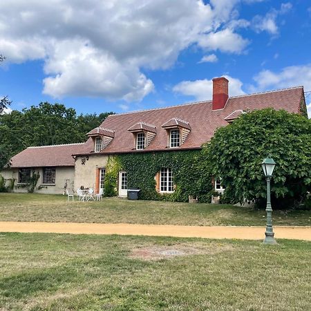 Domaine De Charnay - Charme Et Confort Dans Un Environnement D'Exception Вьерзон Экстерьер фото
